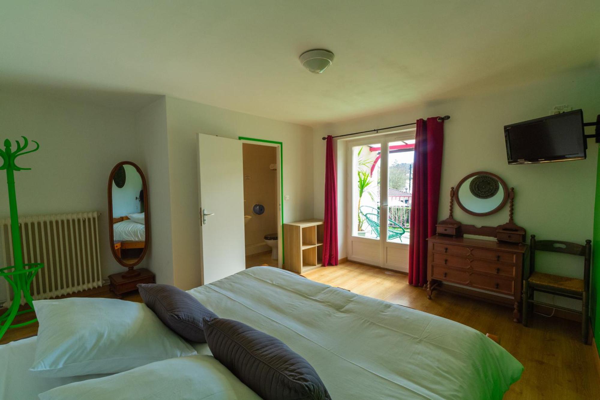 Hotel La Barguelonne Montcuq Екстериор снимка